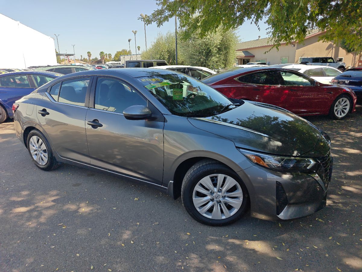 Nissan Sentra photo 2