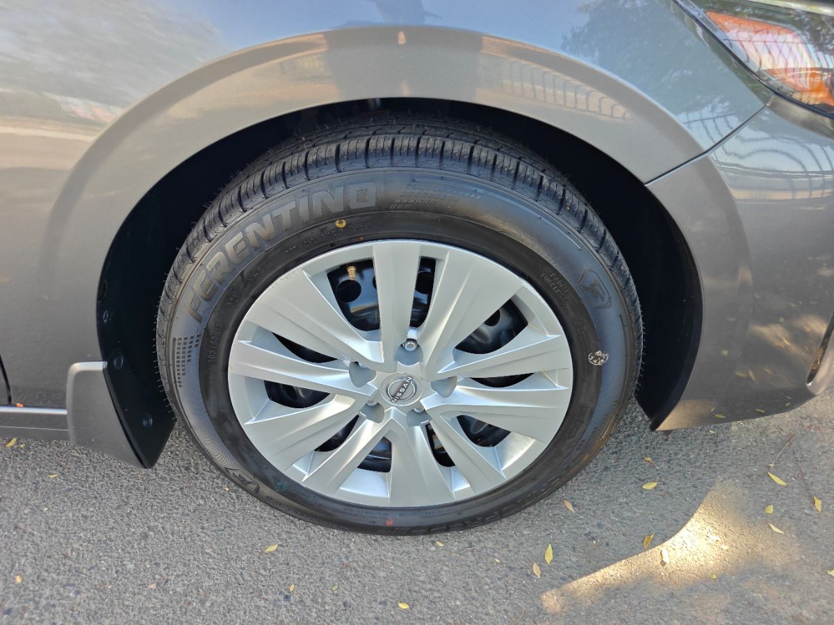 Nissan Sentra photo 8