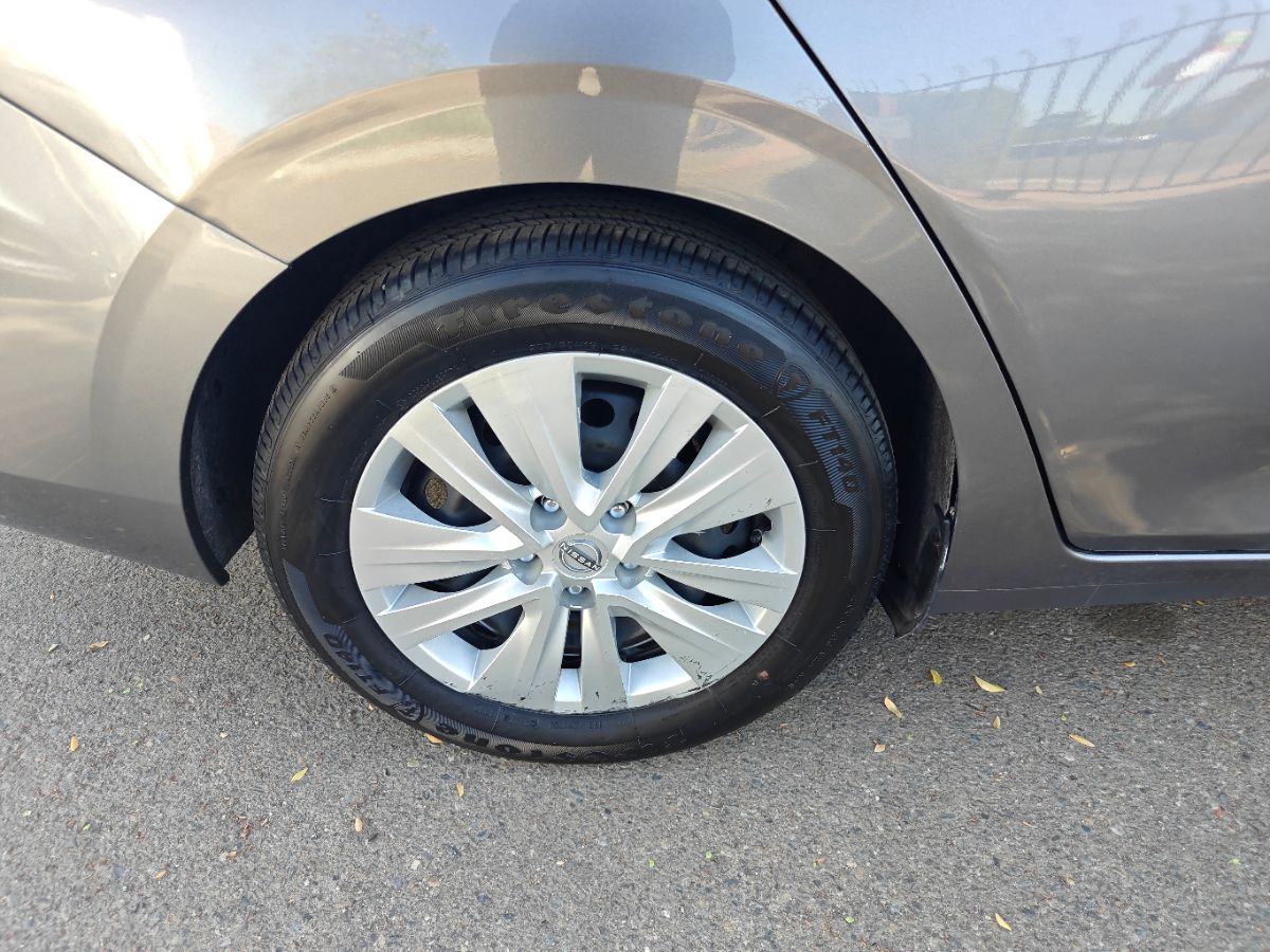 Nissan Sentra photo 9