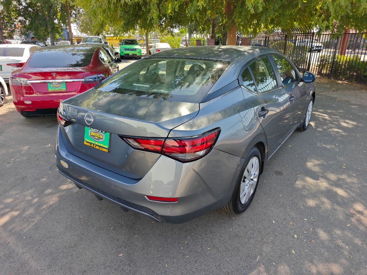 Nissan Sentra photo 10