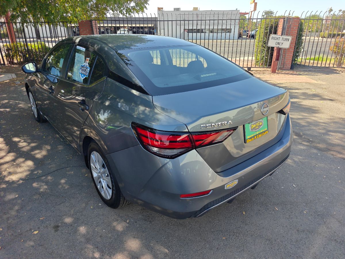 Nissan Sentra photo 12