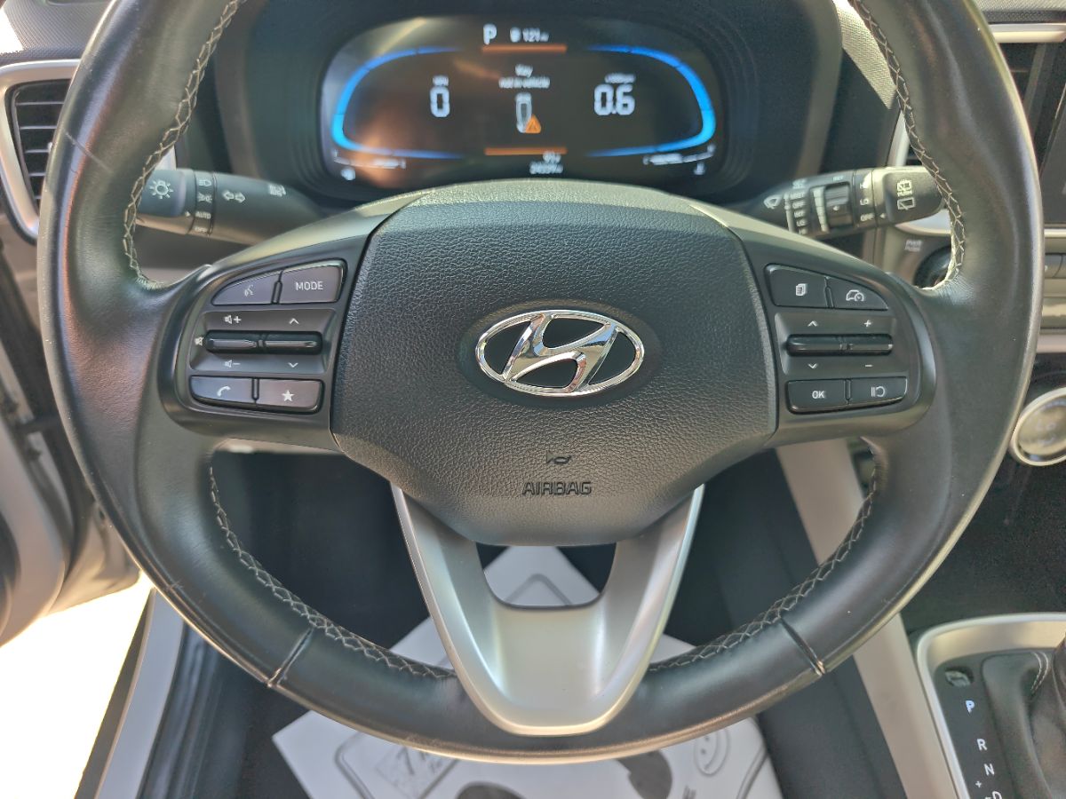 Hyundai Venue photo 28