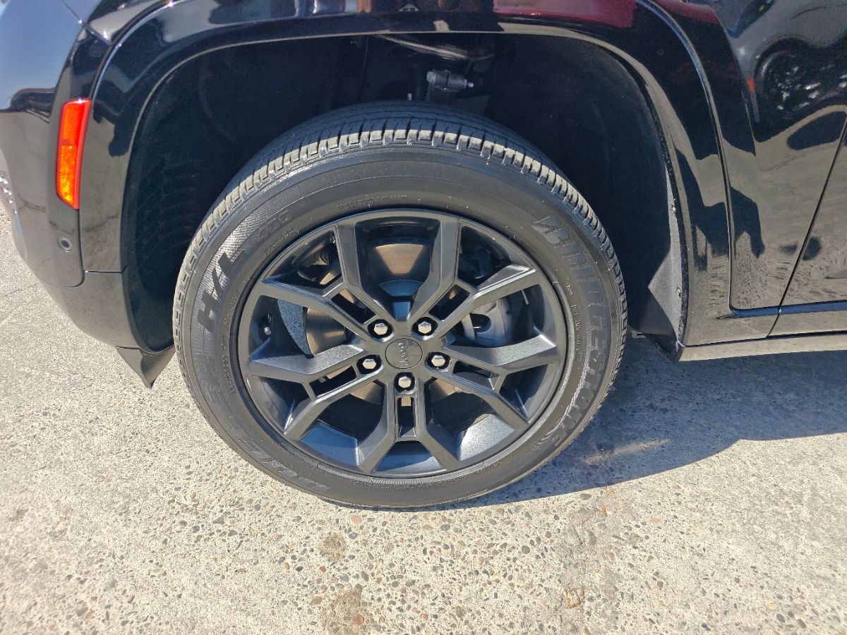 Jeep Grand Cherokee photo 17