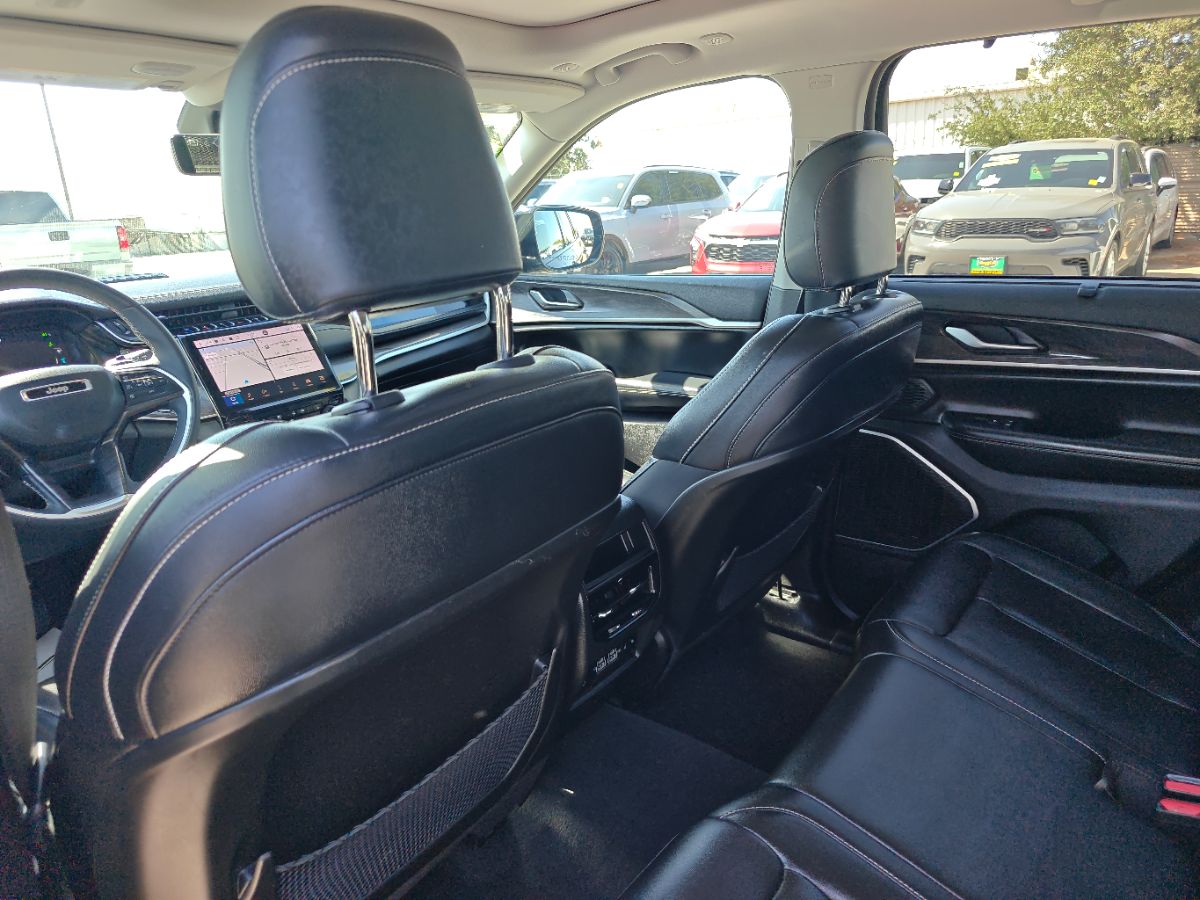 Jeep Grand Cherokee photo 19