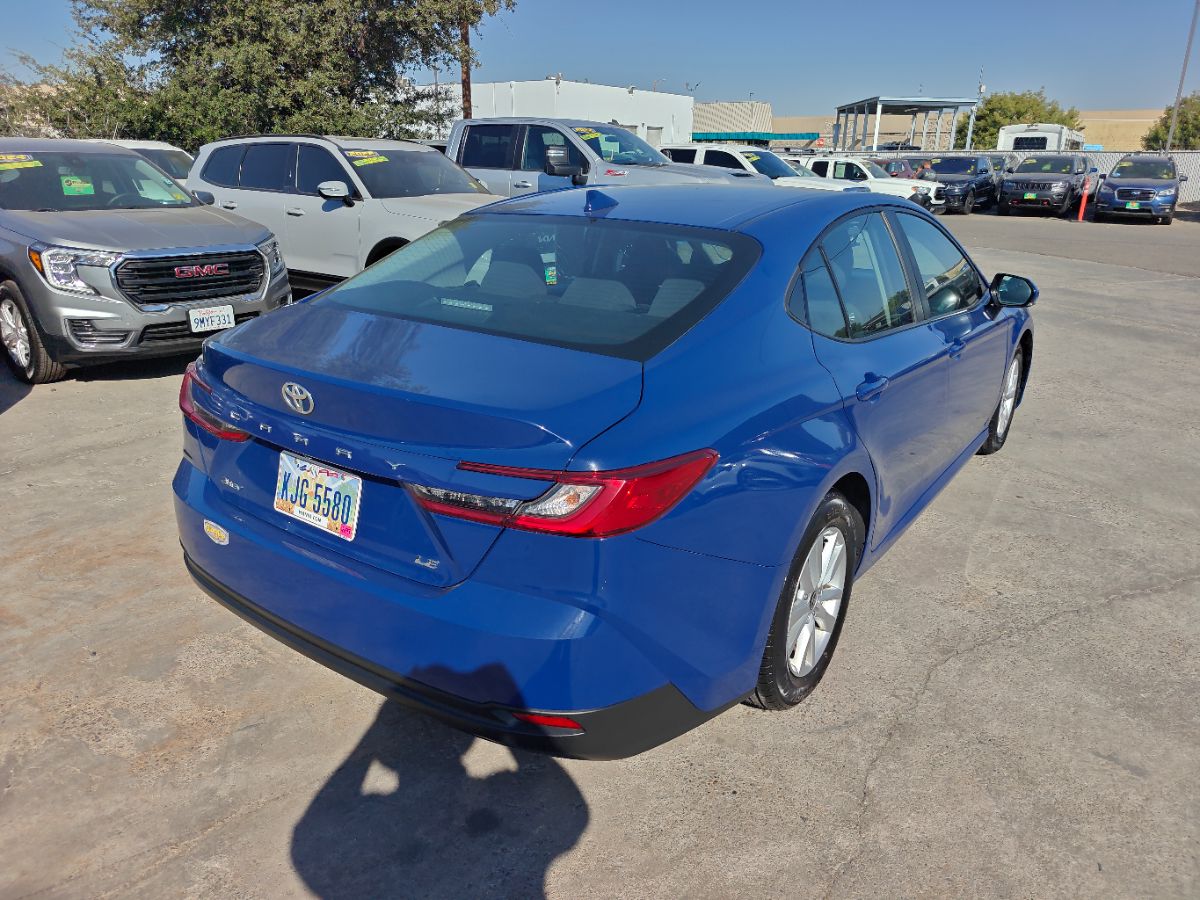 Toyota Camry photo 10