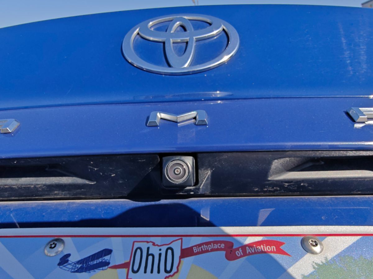 Toyota Camry photo 13