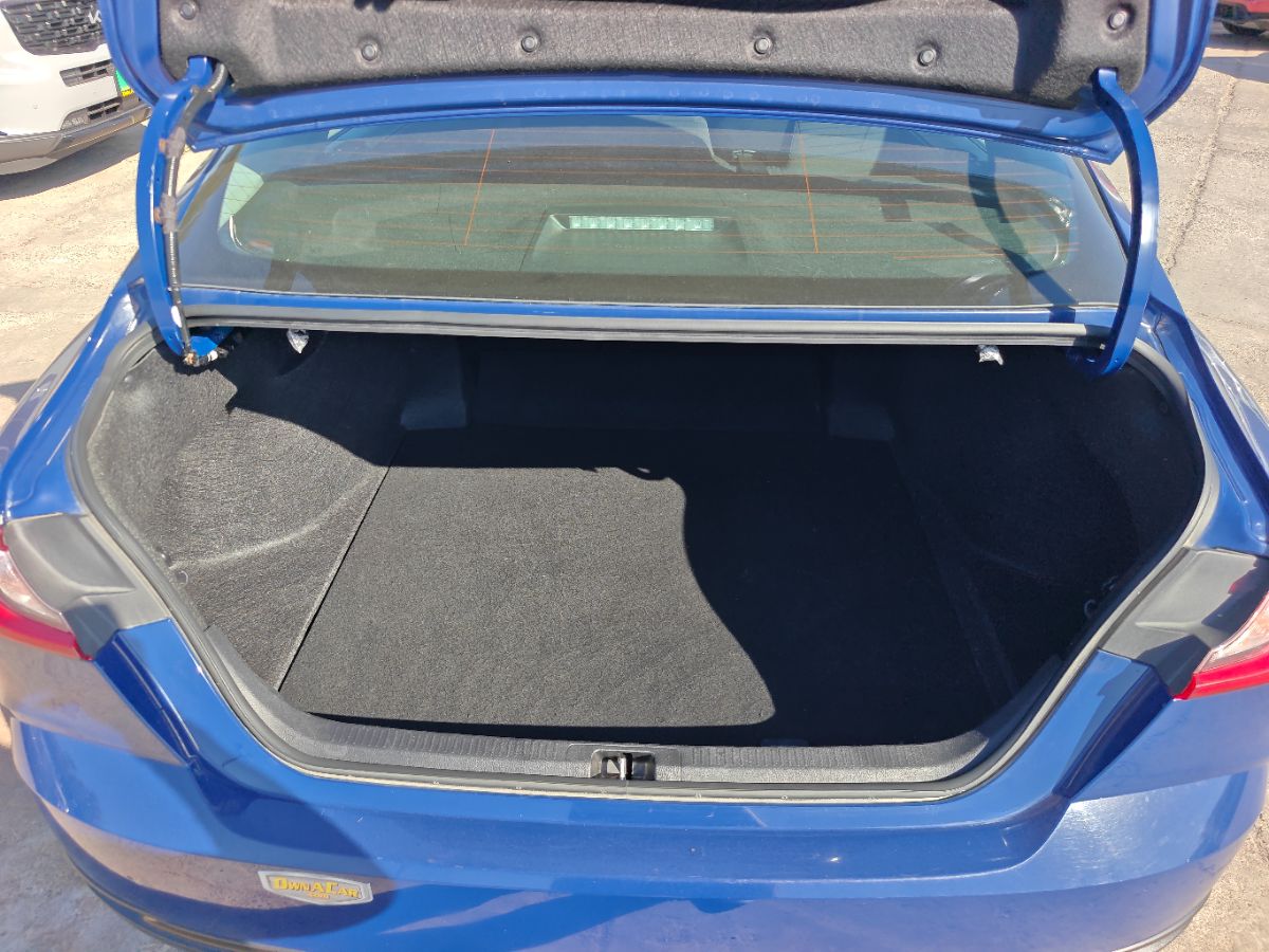 Toyota Camry photo 14
