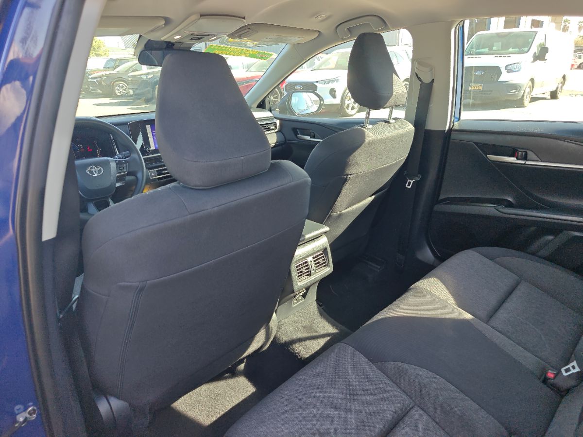 Toyota Camry photo 18