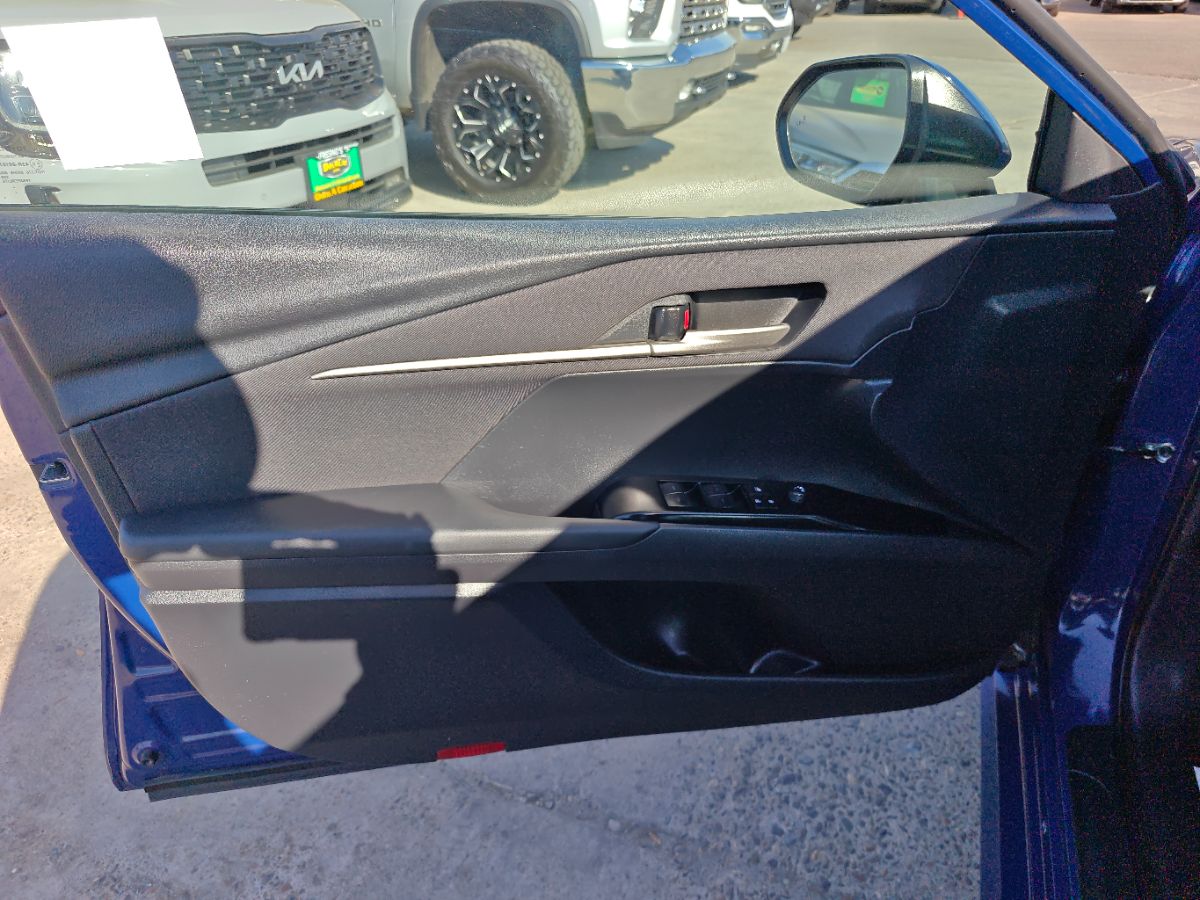 Toyota Camry photo 21