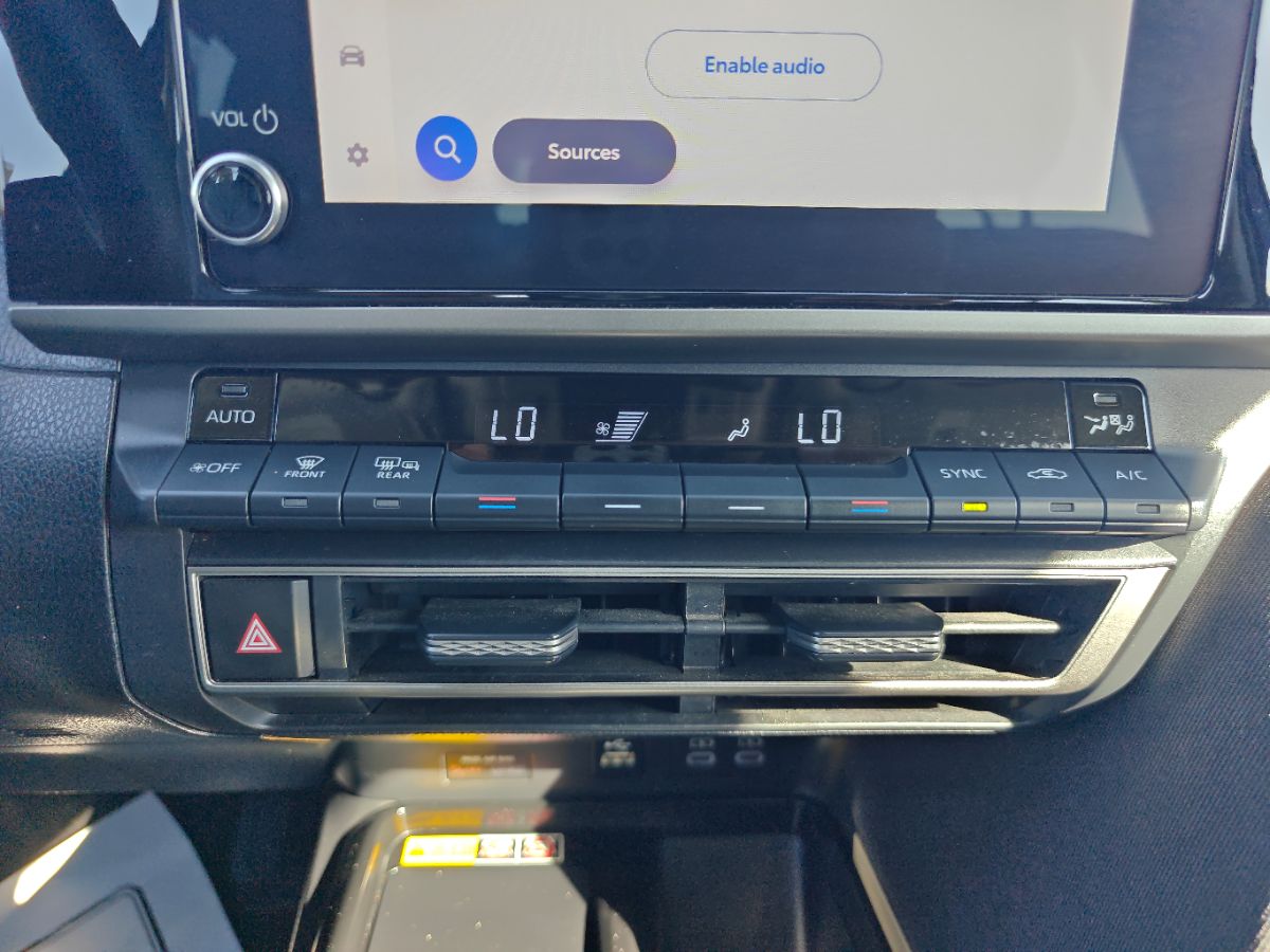 Toyota Camry photo 30