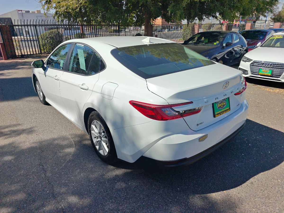 Toyota Camry photo 12