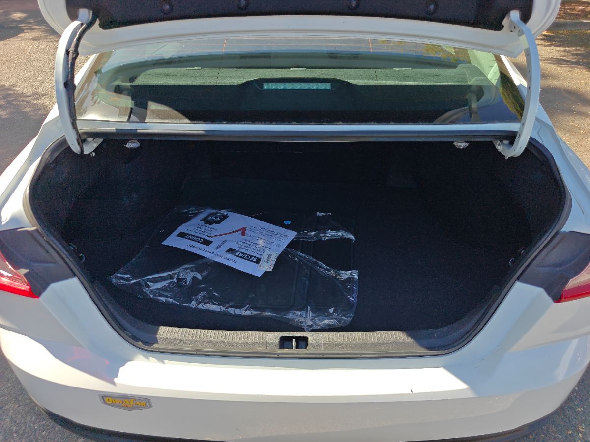 Toyota Camry photo 14