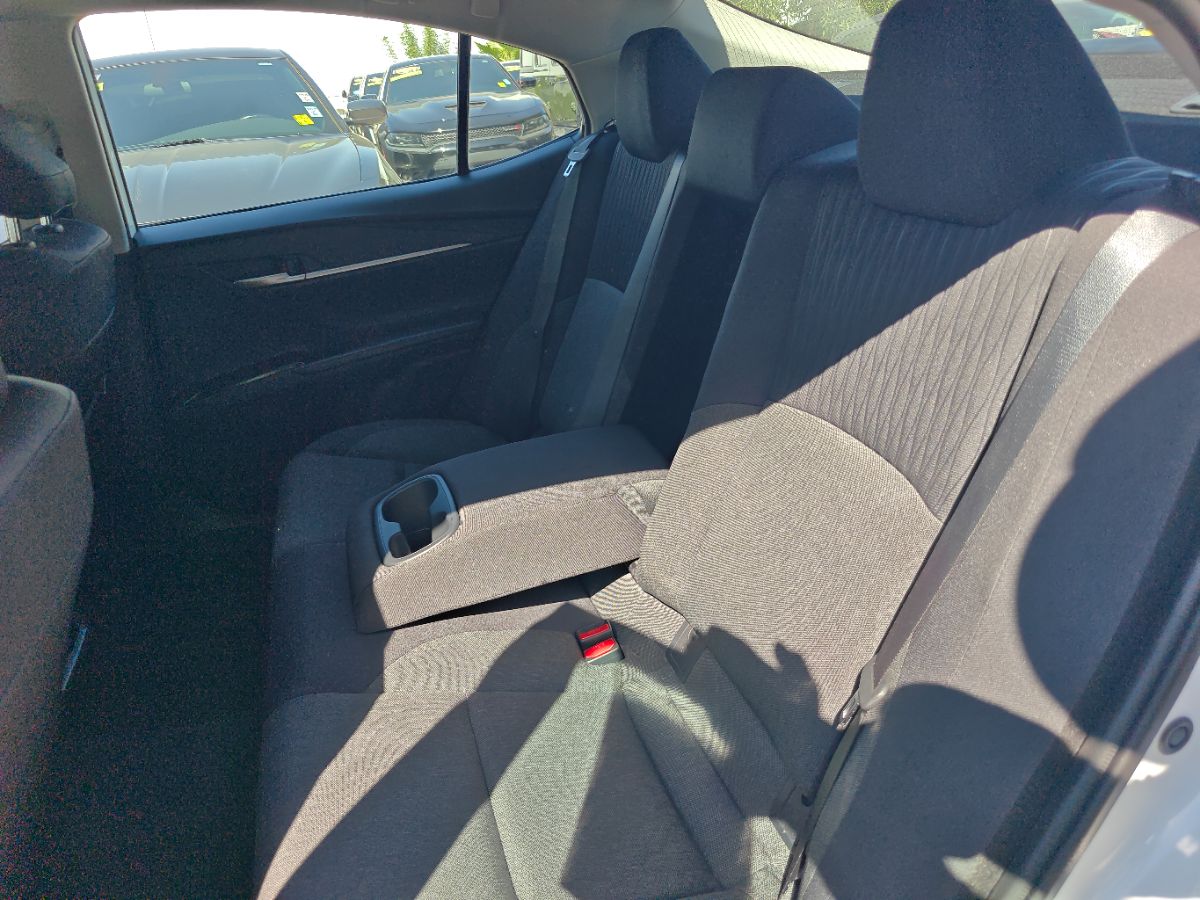 Toyota Camry photo 17