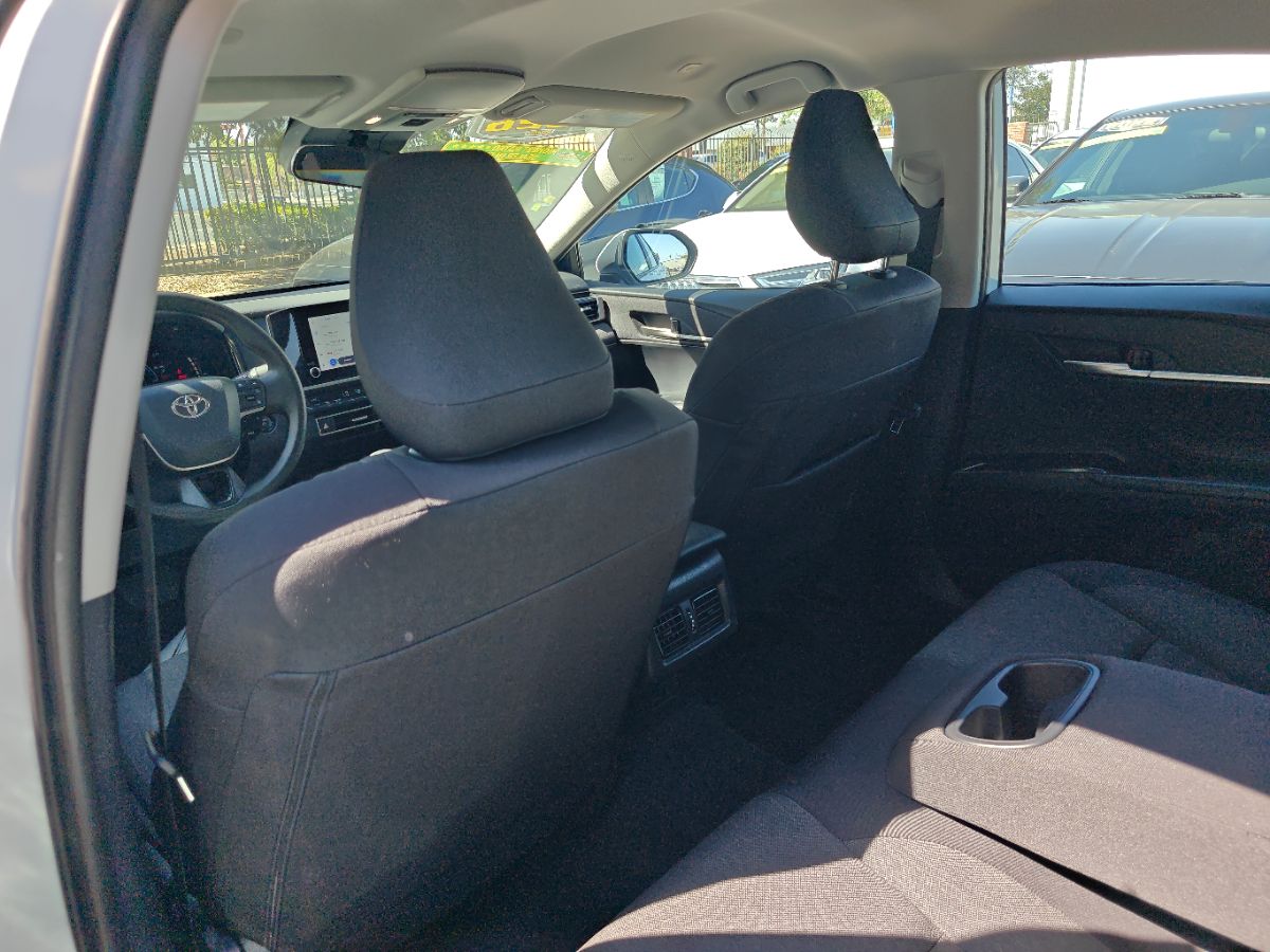 Toyota Camry photo 18