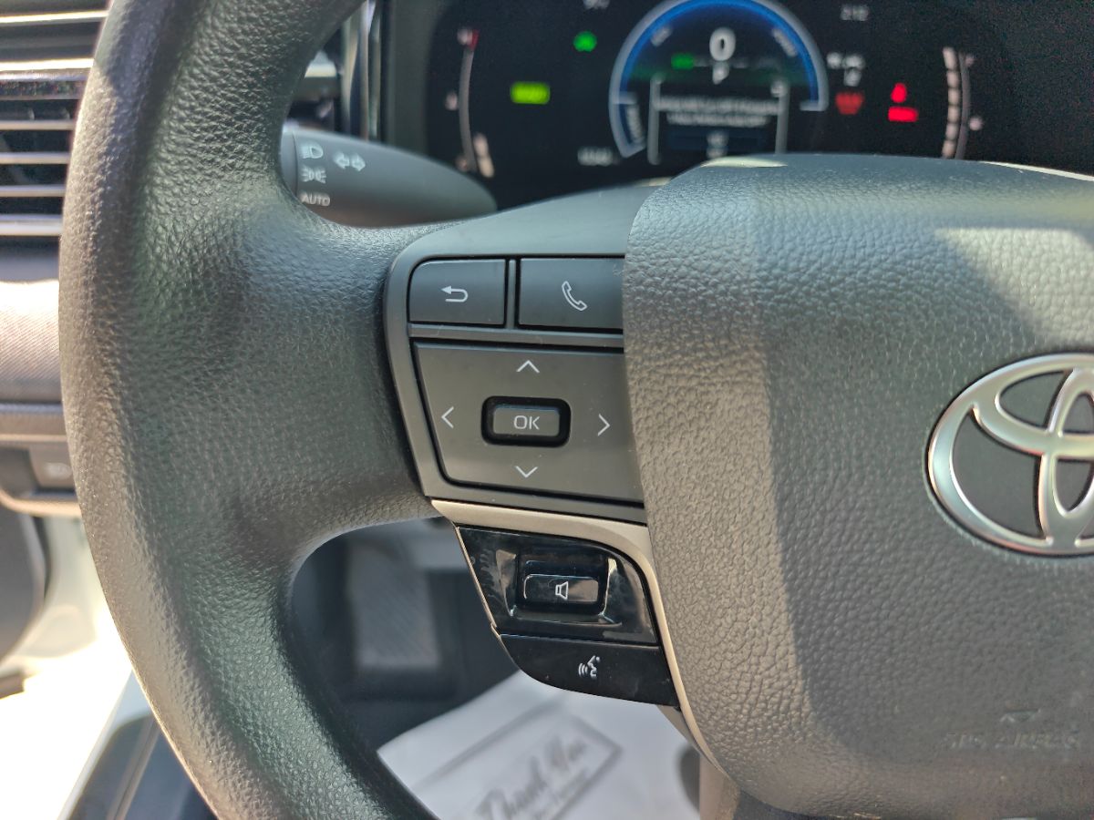 Toyota Camry photo 25