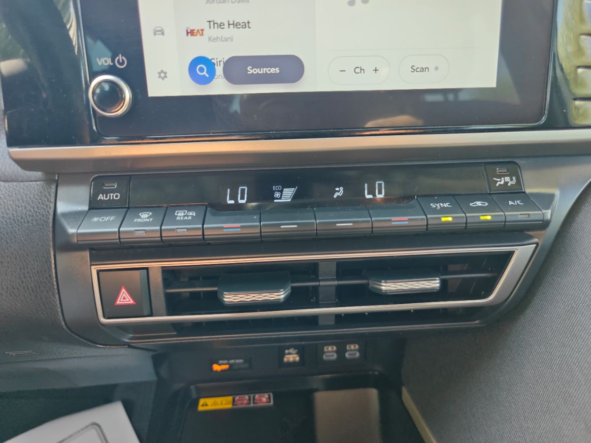 Toyota Camry photo 31