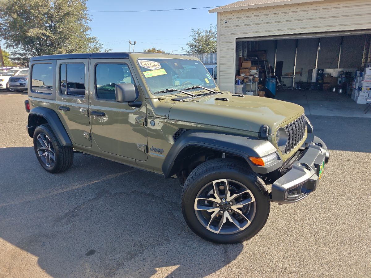 Jeep Wrangler photo 2