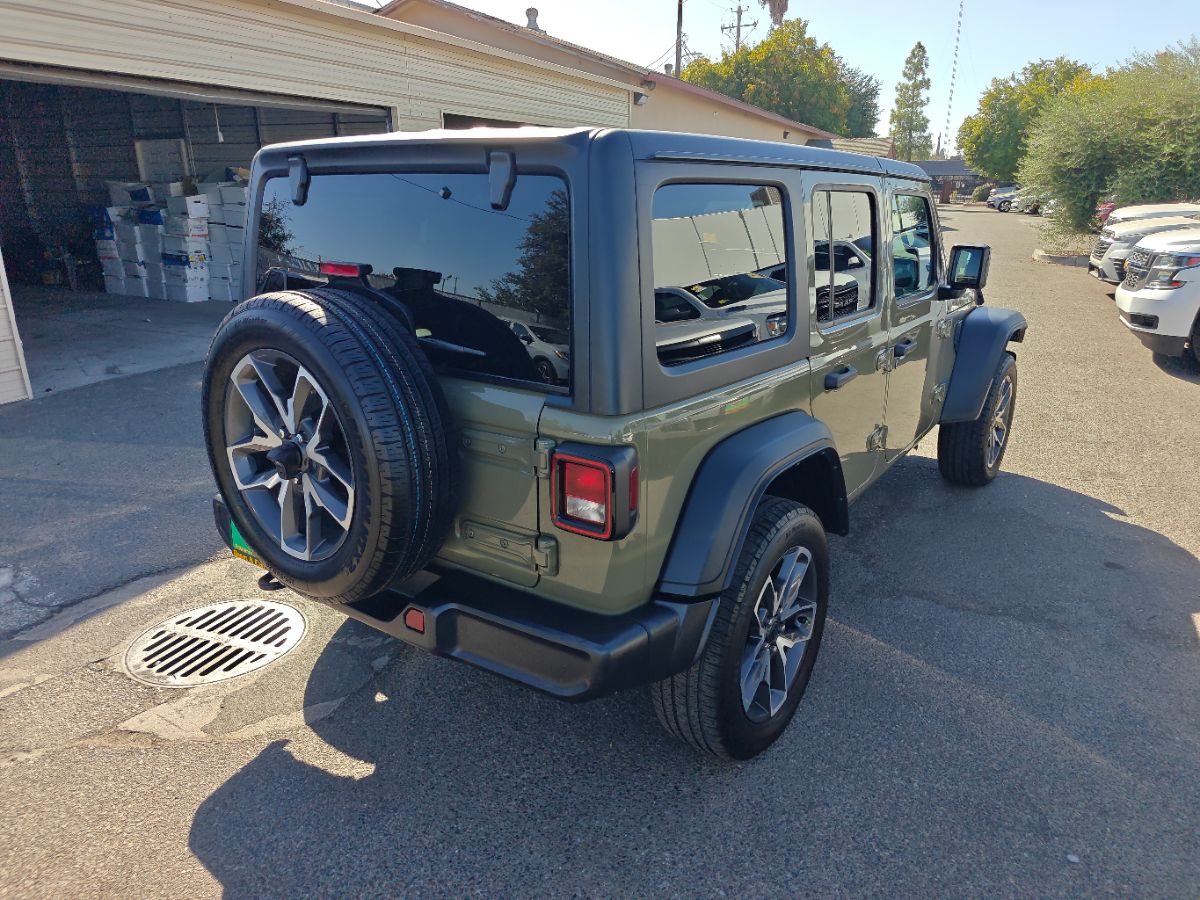 Jeep Wrangler photo 10