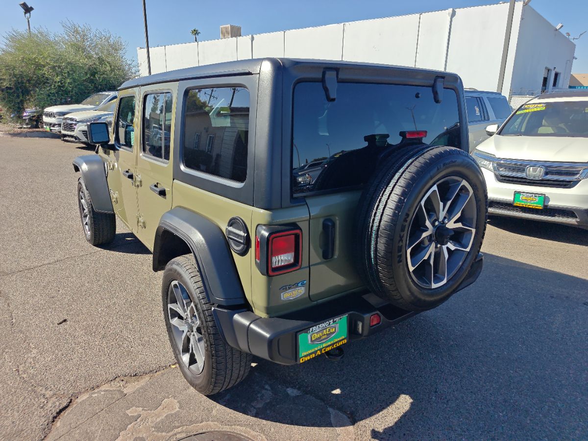 Jeep Wrangler photo 12