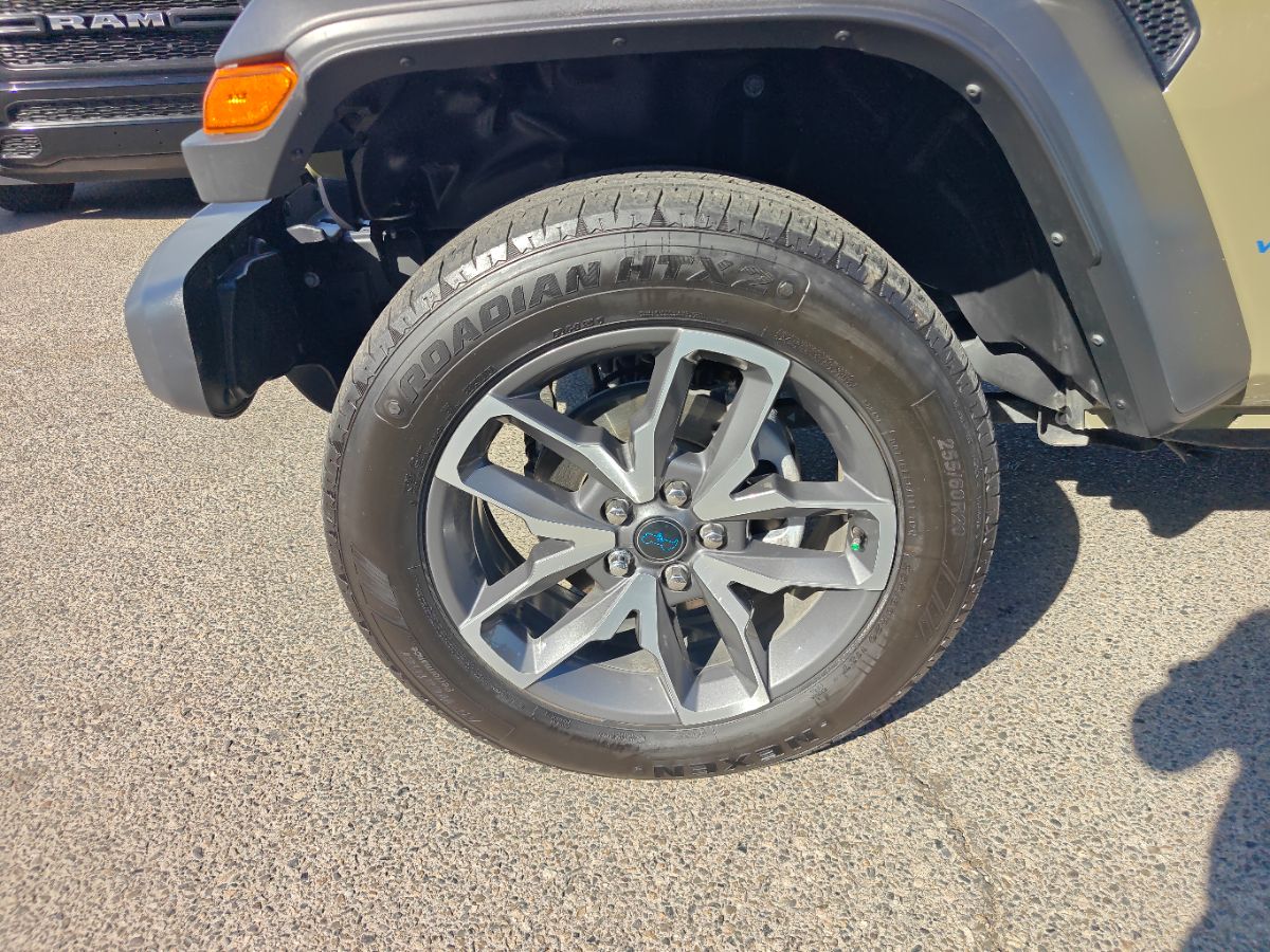 Jeep Wrangler photo 16