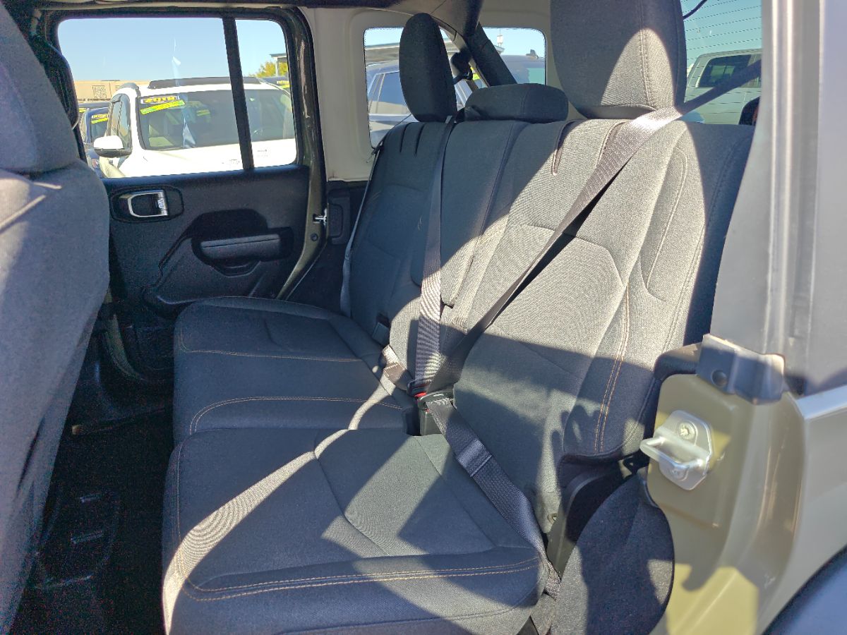 Jeep Wrangler photo 17