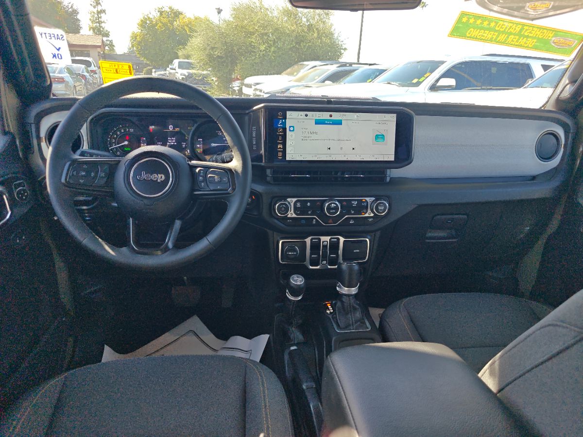 Jeep Wrangler photo 19