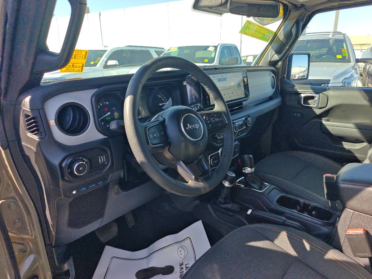 Jeep Wrangler photo 23