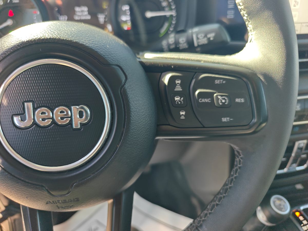Jeep Wrangler photo 26