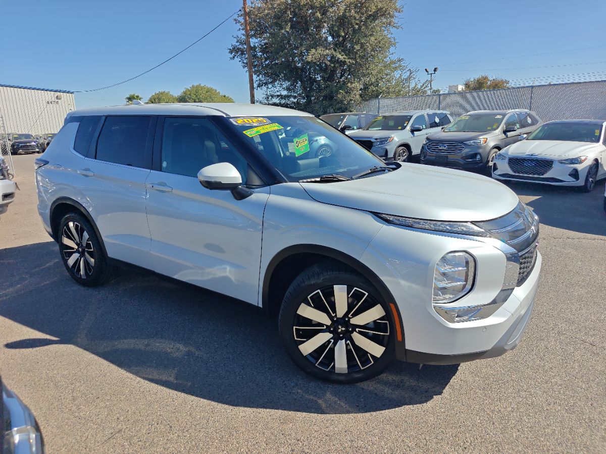 Mitsubishi Outlander photo 2