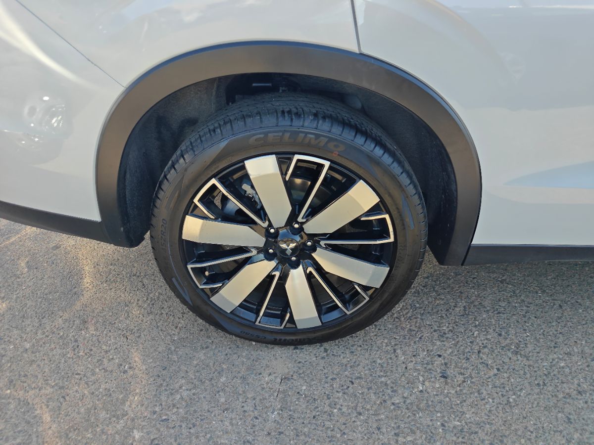 Mitsubishi Outlander photo 9