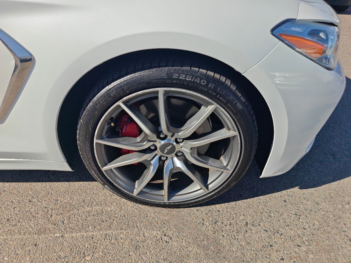 Genesis G70 photo 8
