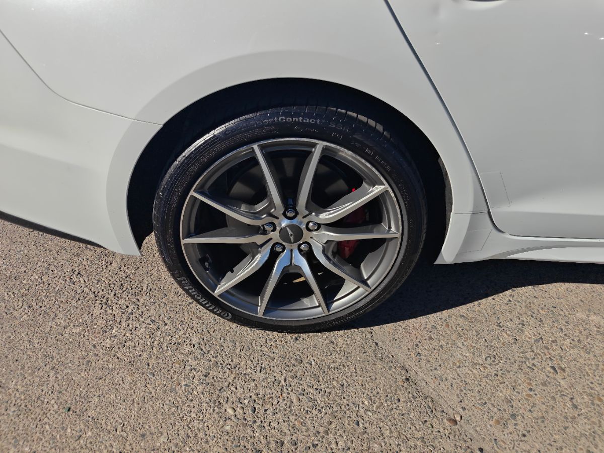Genesis G70 photo 9