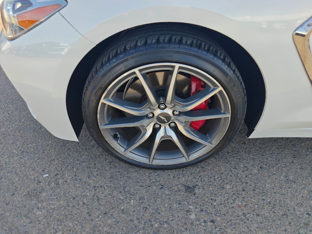 Genesis G70 photo 16