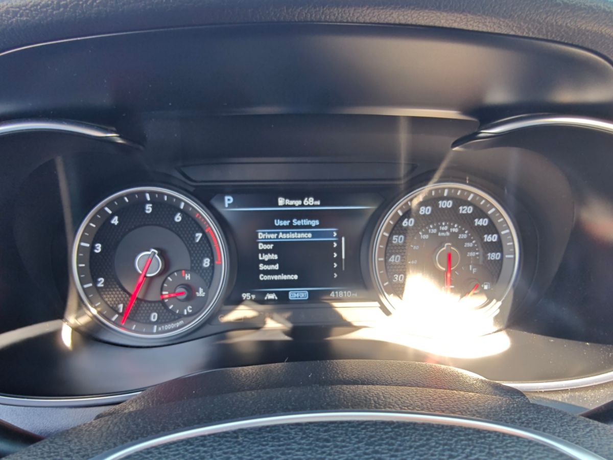 Genesis G70 photo 30
