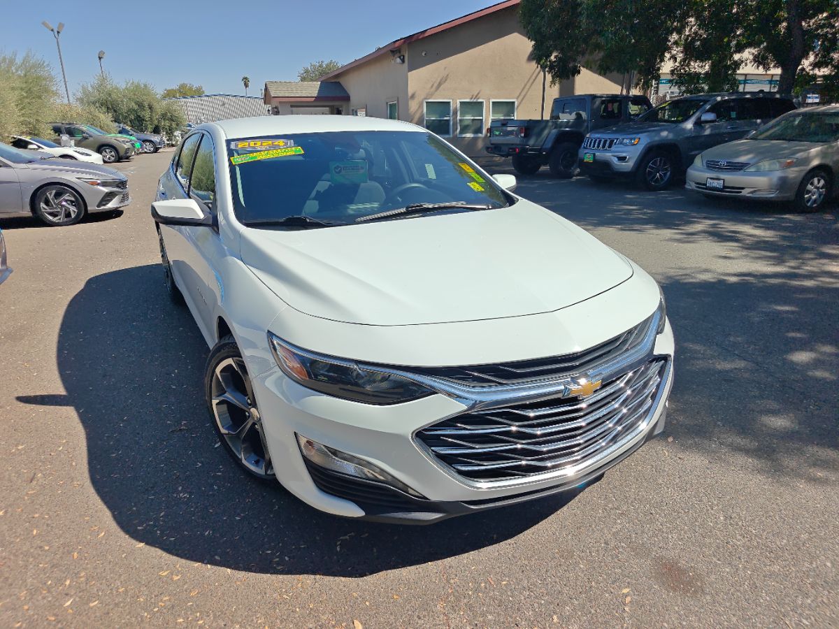 Chevrolet Malibu photo 3