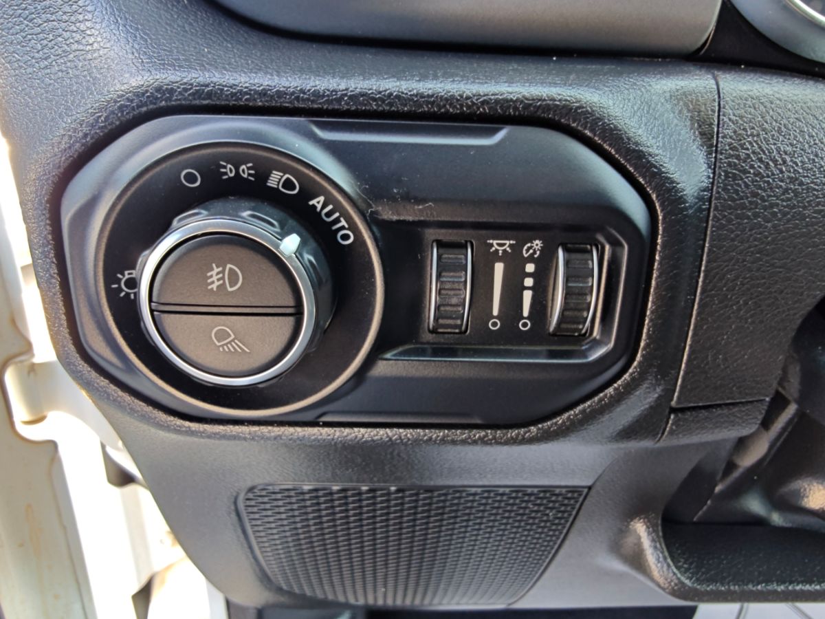 Jeep Gladiator photo 24