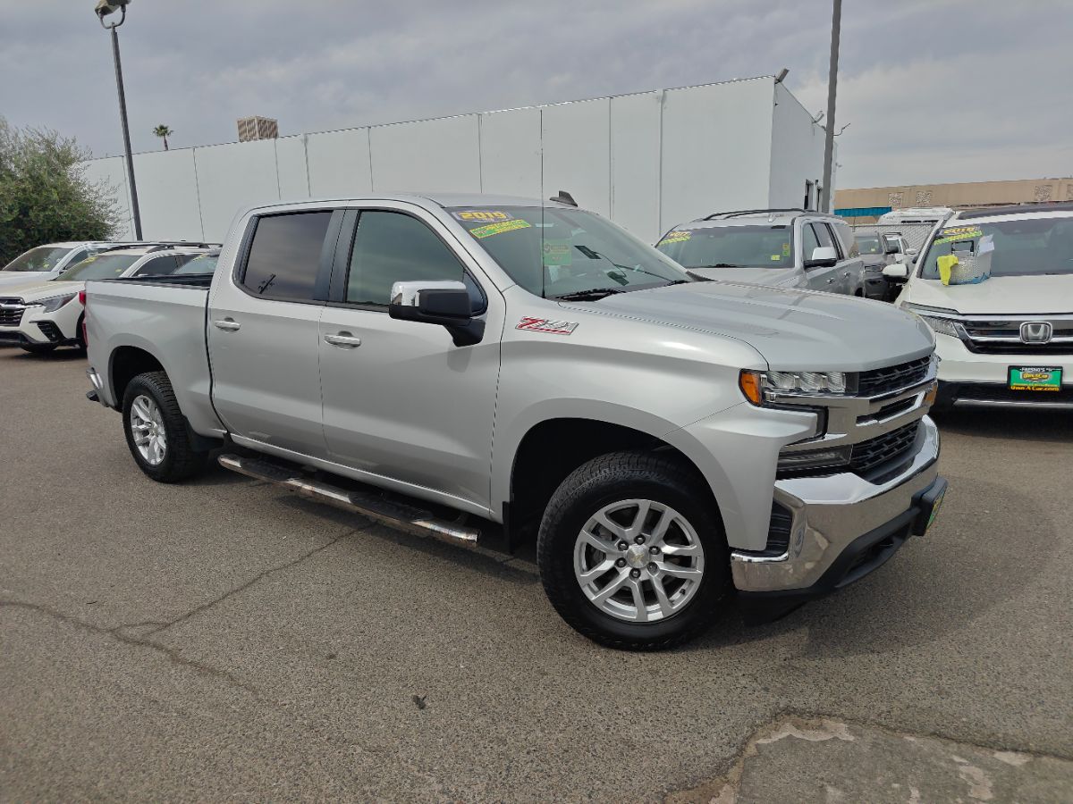 Chevrolet Silverado photo 2