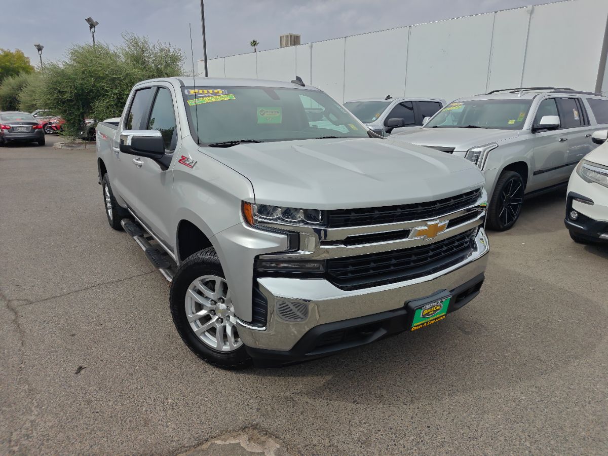 Chevrolet Silverado photo 3