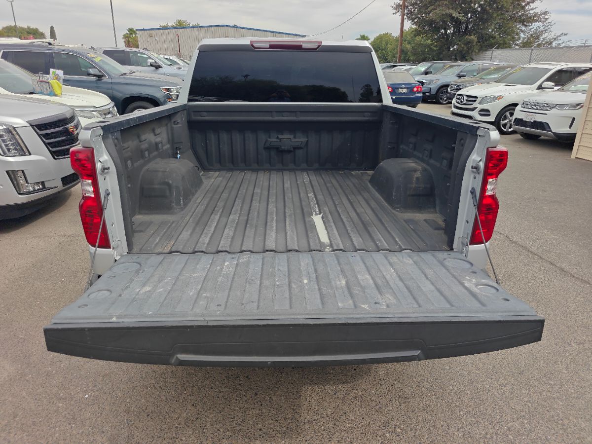 Chevrolet Silverado photo 14