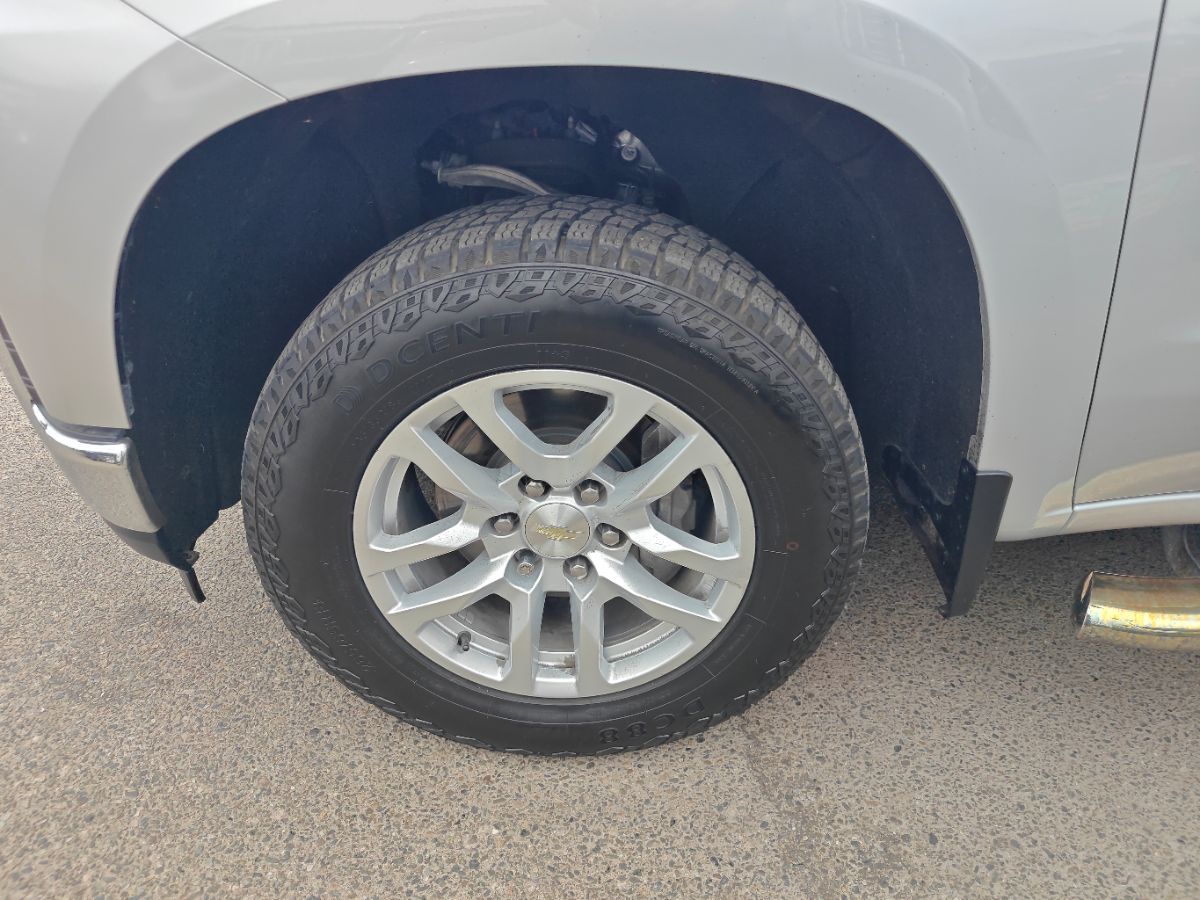 Chevrolet Silverado photo 16