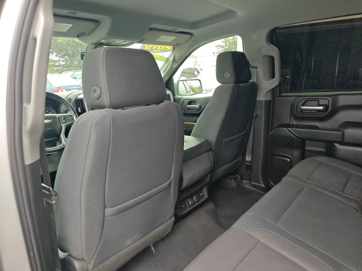 Chevrolet Silverado photo 18