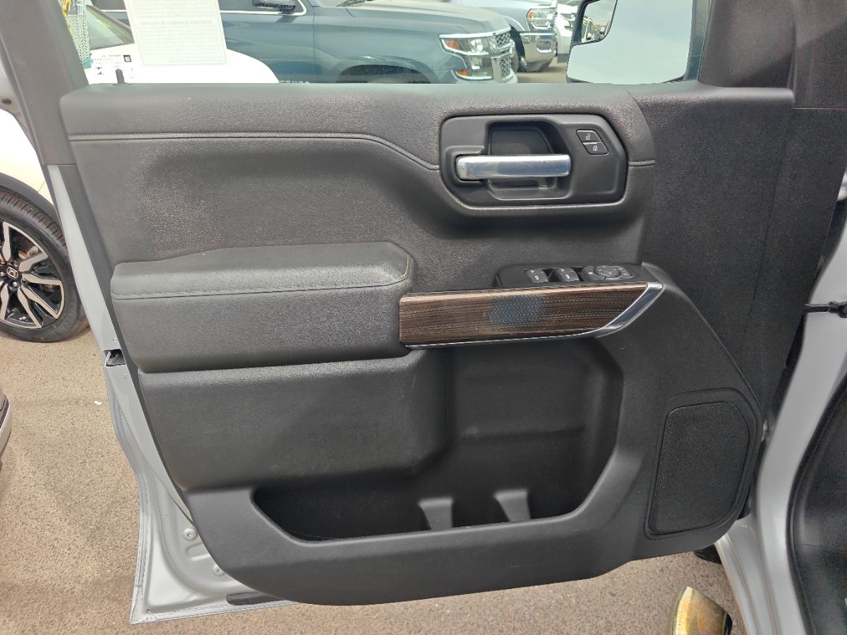 Chevrolet Silverado photo 21