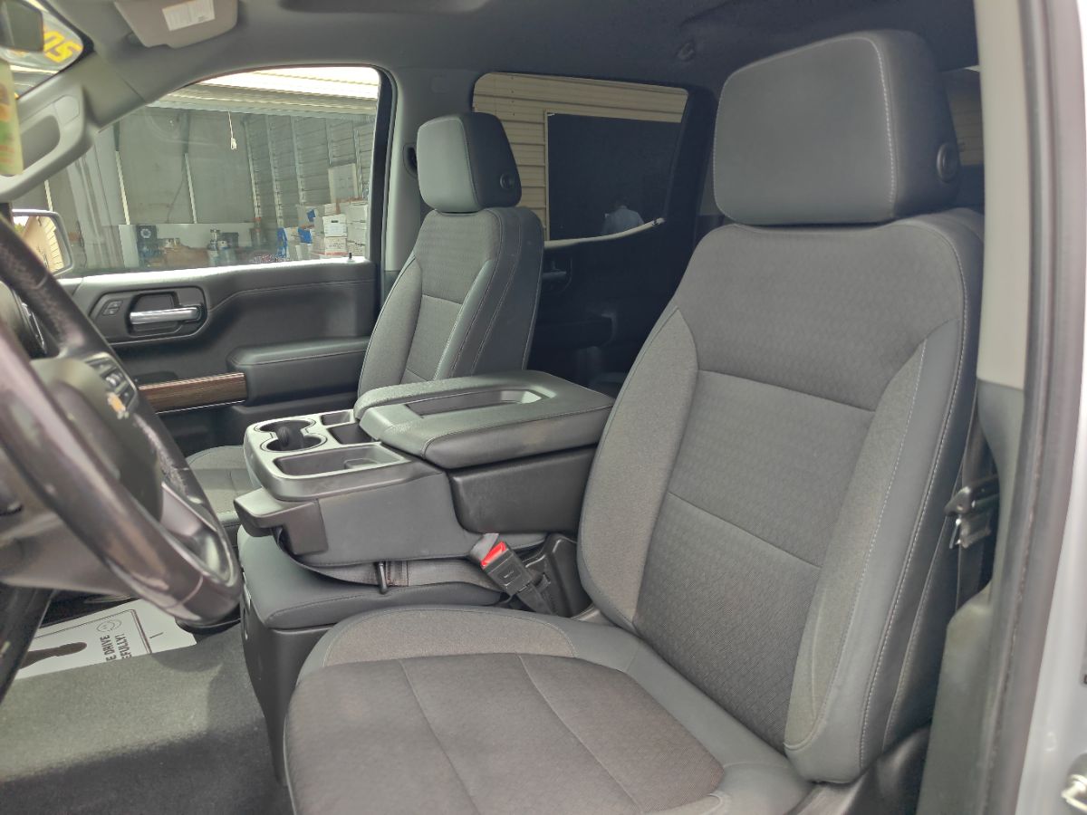 Chevrolet Silverado photo 22