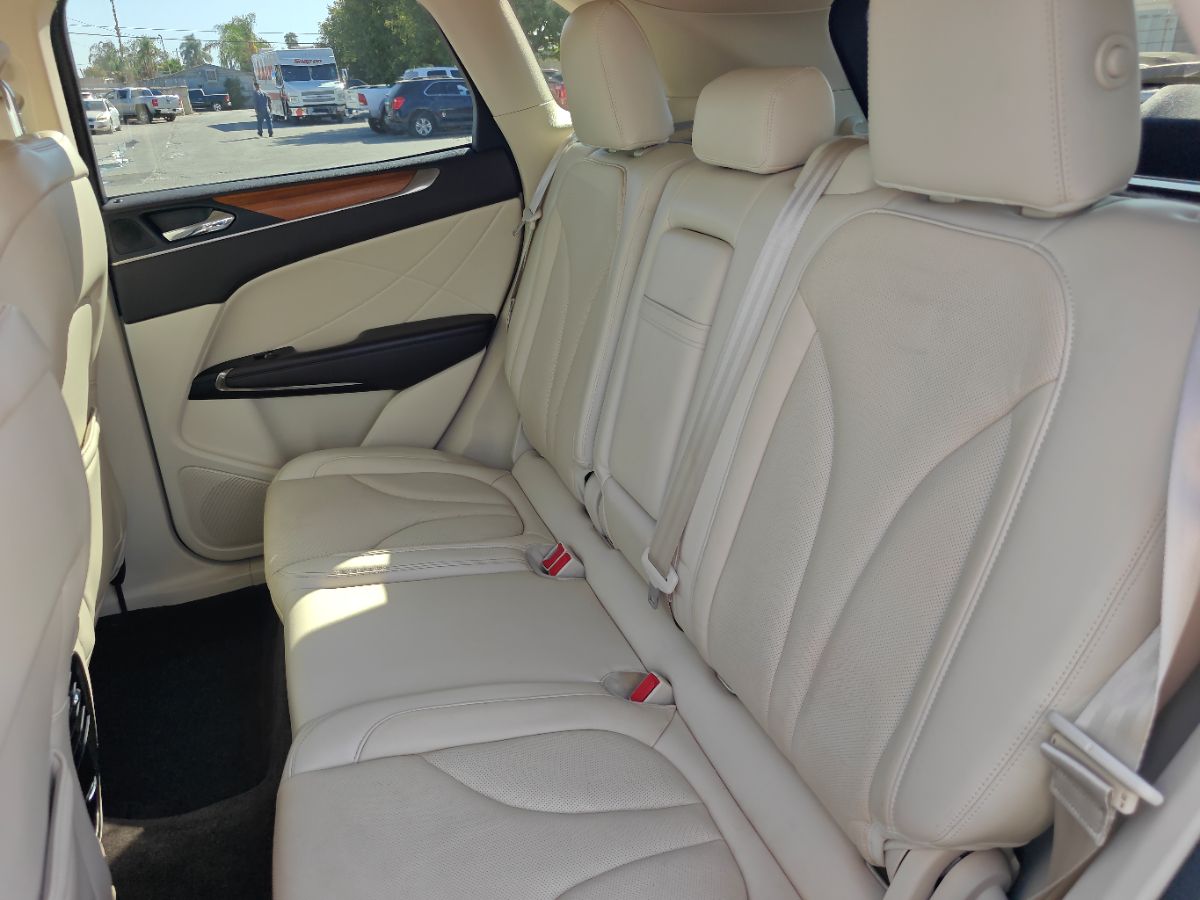 Lincoln MKC photo 18