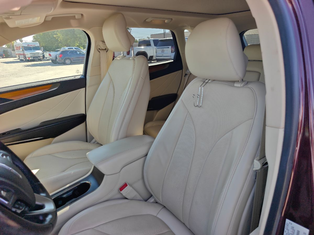 Lincoln MKC photo 23