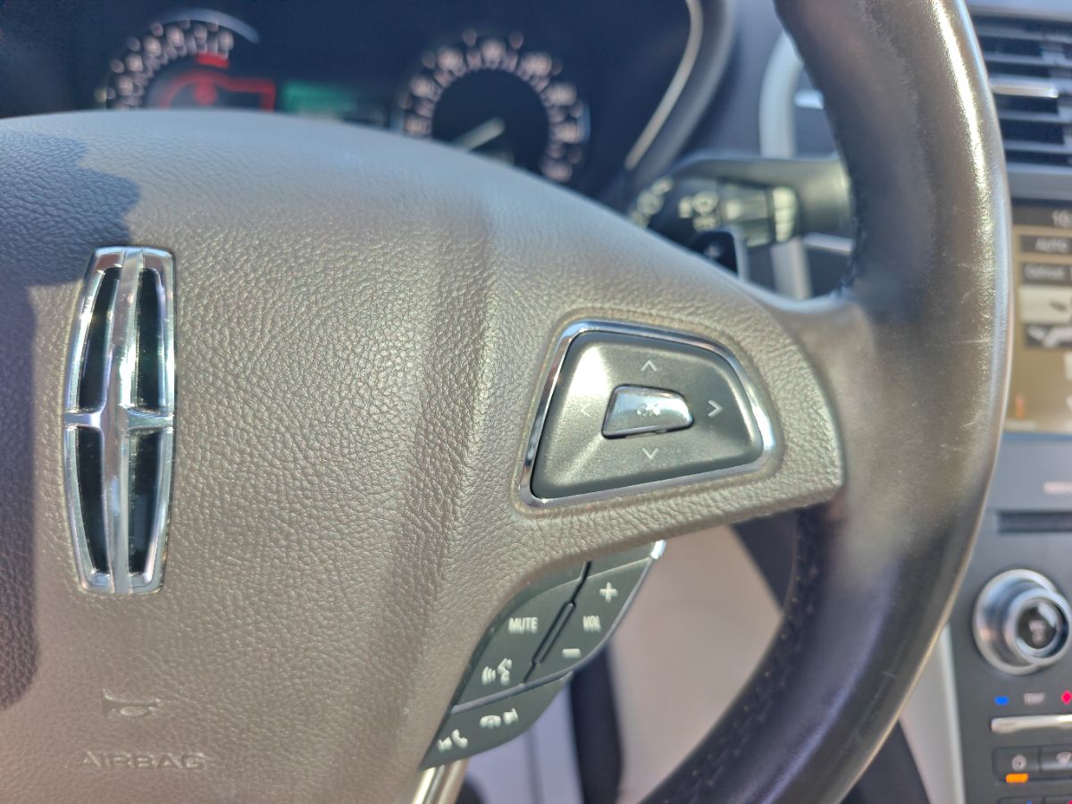 Lincoln MKC photo 28