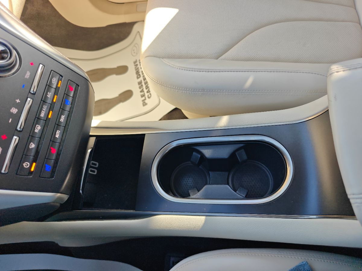 Lincoln MKC photo 33