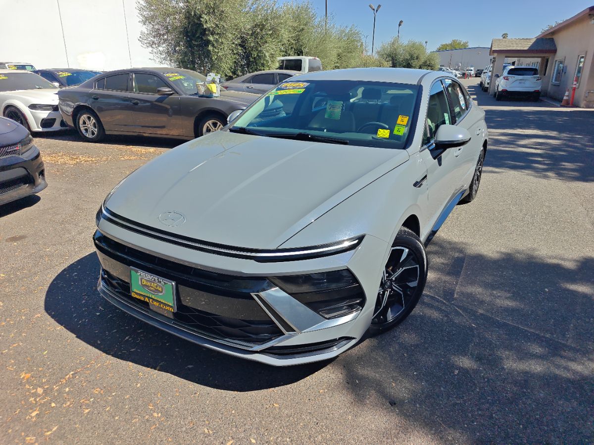 Hyundai Sonata photo 4