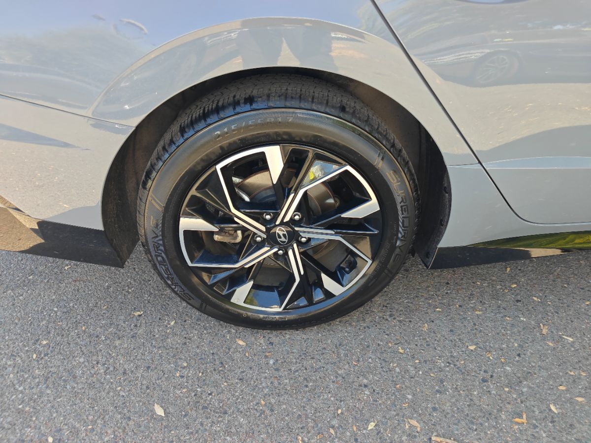 Hyundai Sonata photo 9