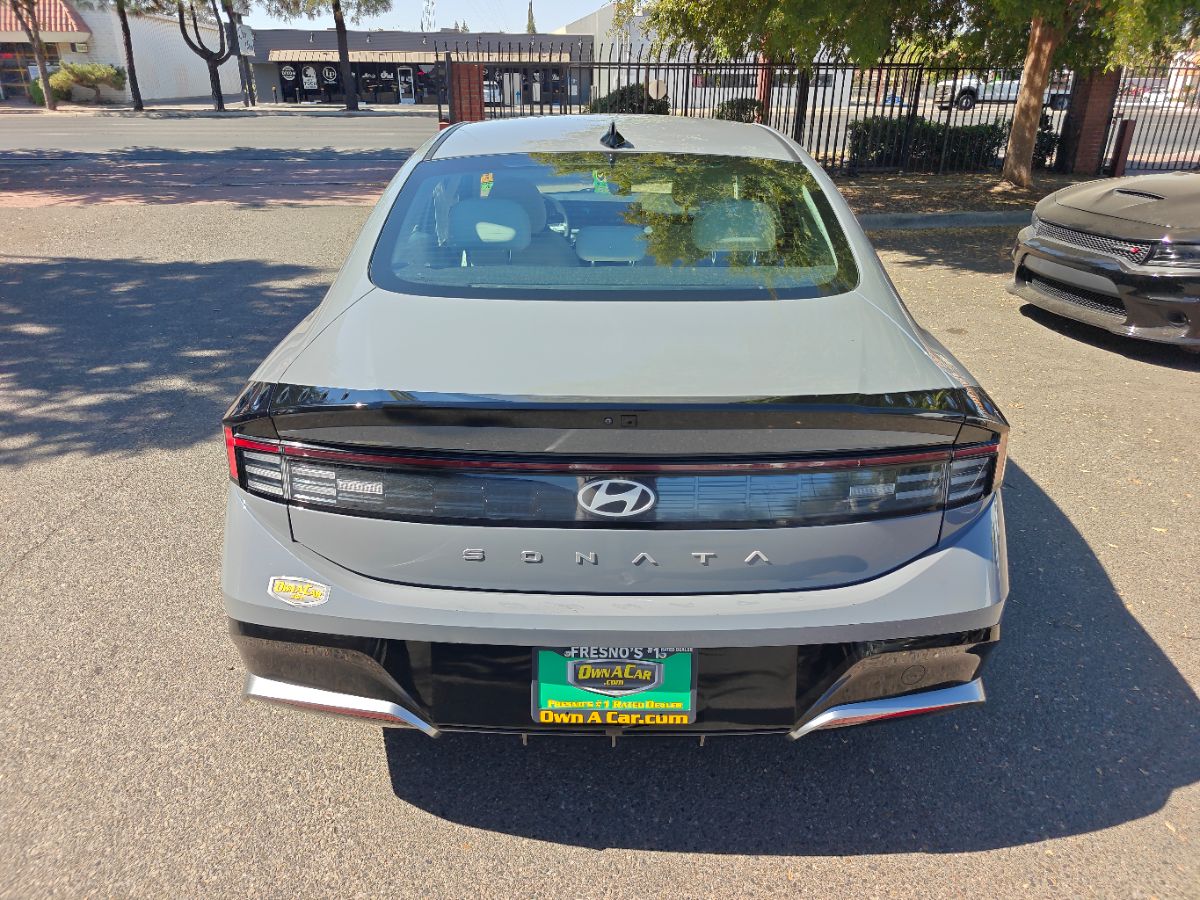 Hyundai Sonata photo 11